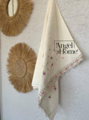 %100 Pamuk Yüz Havlusu Nakışlı ve Çiçek Motifli - Pembe - Angel Home