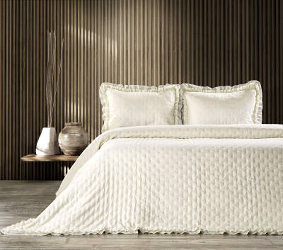 Angel Home Fırfırlı Çift Kişilik Yatak Örtüsü 240x260 + 2 Yastık Kılıfı - Krem 