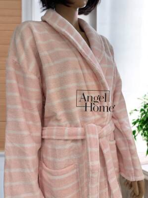 Beyaz Çizgili Pudra Kadın Bornoz – %100 Pamuk, Yüksek Emilimli & Yumuşak - 4